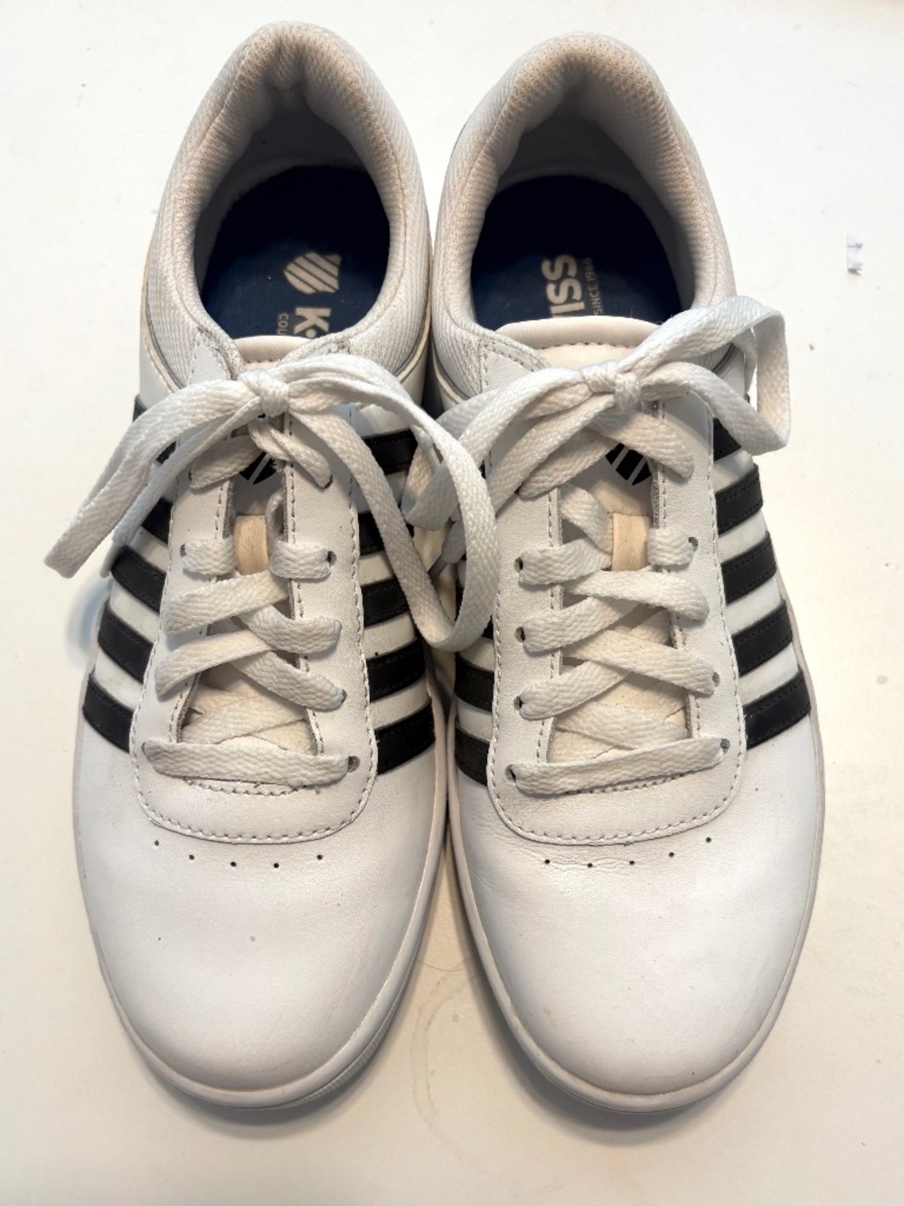 K-SWISS COURT CHESWICK WOMEN'S LOW TOP WHITE WITH BLACK STRIPES SIZE 8.5